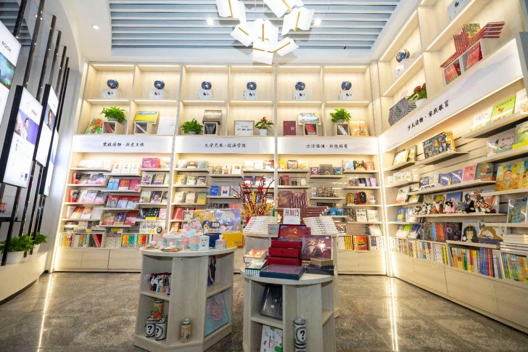 深圳地鐵增設書吧，市民出行閱讀兩不誤